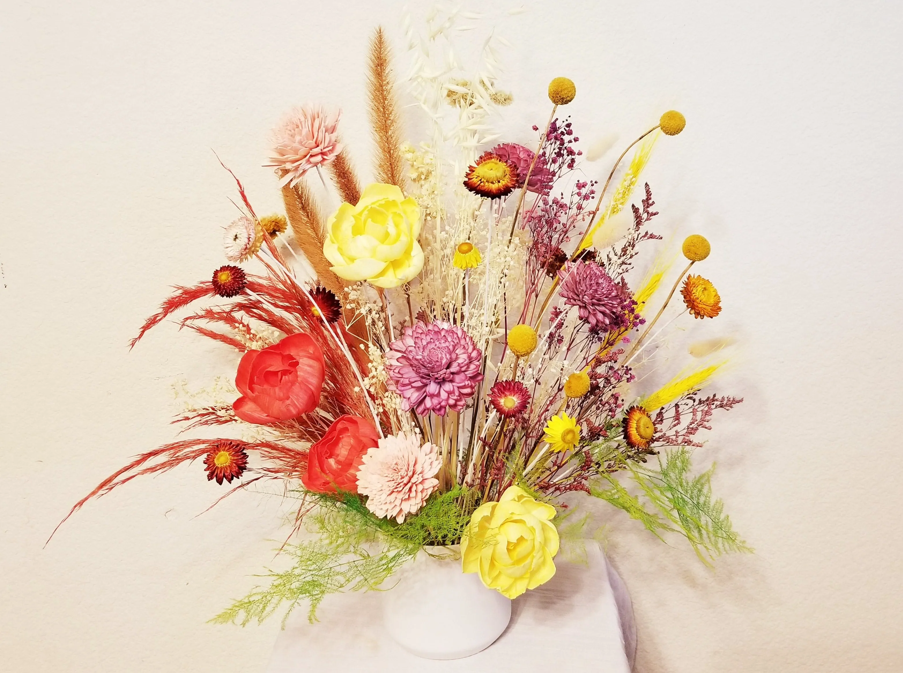 100% Custom Design Dried Flowers Arrangement