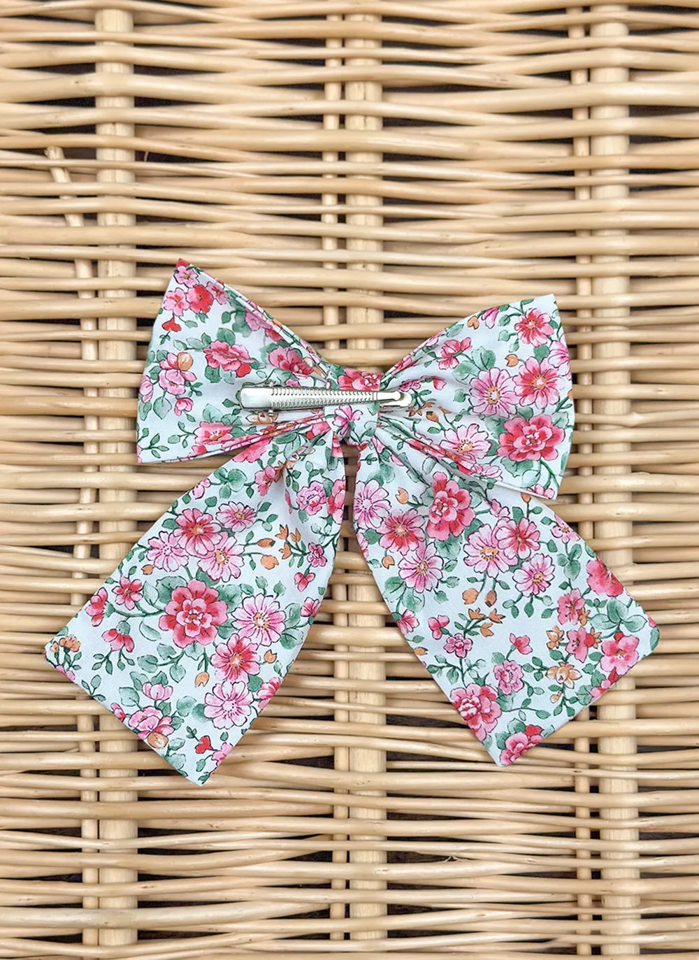 Big Bow Flowers Clip